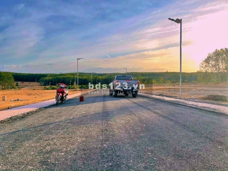 Đất nền có sổ hồng gần cao tốc ngân hàng hỗ trợ vay cần bán gấp, pháp lý đầy đủ