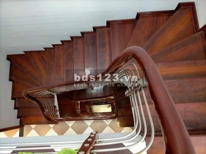 Bán nhà mặt phố Phan Chu Trinh, phố VIP, 32m2, 6 tầng, MT 4,2m, giá 27 tỷ