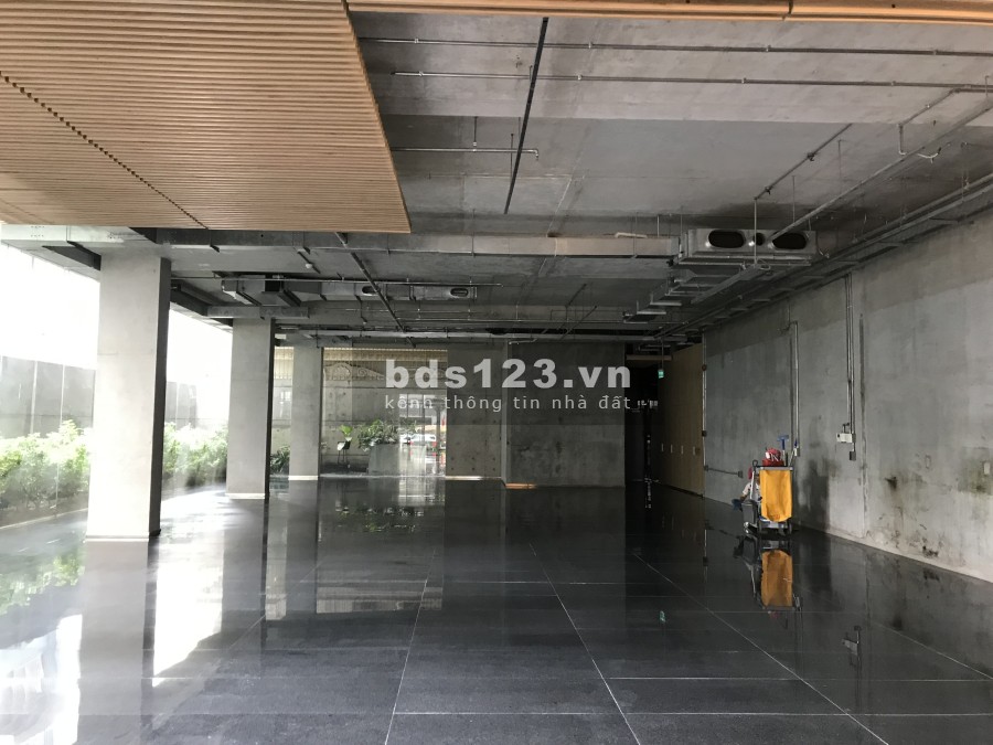 Cho thuê tầng trệt của Tòa nhà văn phòng, mặt tiền trung tâm liên hệ chính chủ 0908987747