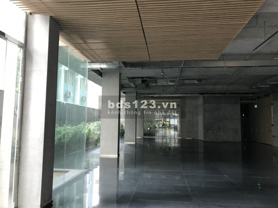 Cho thuê tầng trệt của Tòa nhà văn phòng, mặt tiền trung tâm liên hệ chính chủ 0908987747