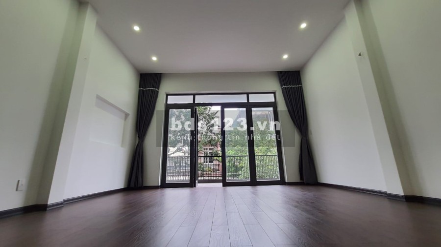 Kẹt tiền bán gấp nhà mặt tiền 90m2 Tân An 2, Hải Châu, giá bán chỉ 5 .xxTỷ pháp lý đủ