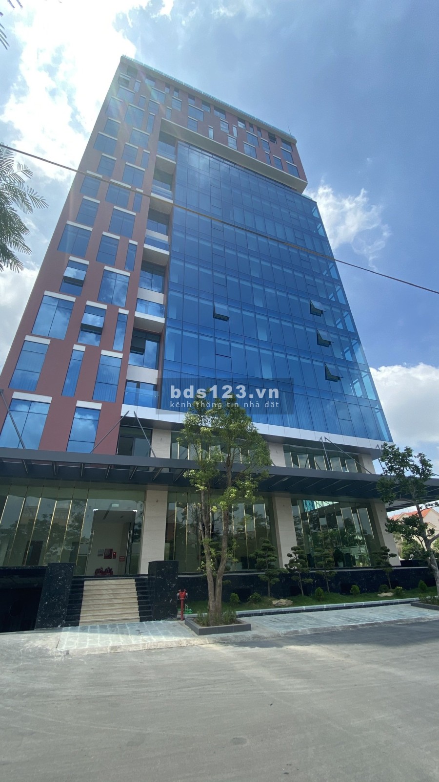 Cho thuê văn phòng EIC Building đường Lê Hồng Phong, tuyến 1 hai mặt tiền hiện đại, sang trọng