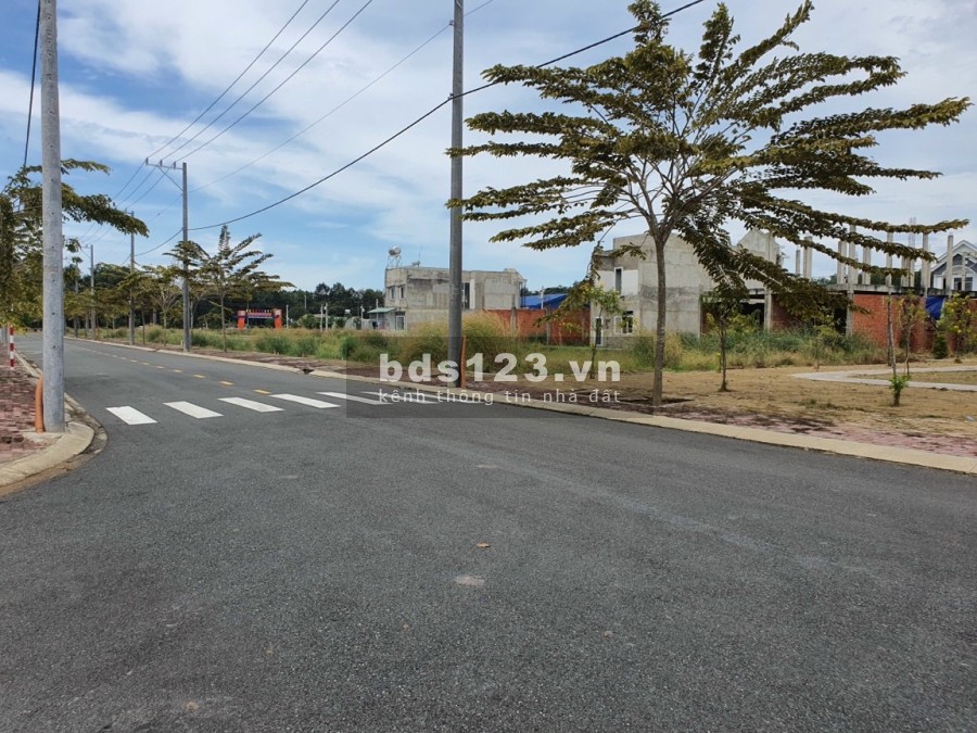 Bán đất Trung Tâm Hành Chính Bàu Bàng giá bán 927 triệu, liên hệ 0932192048