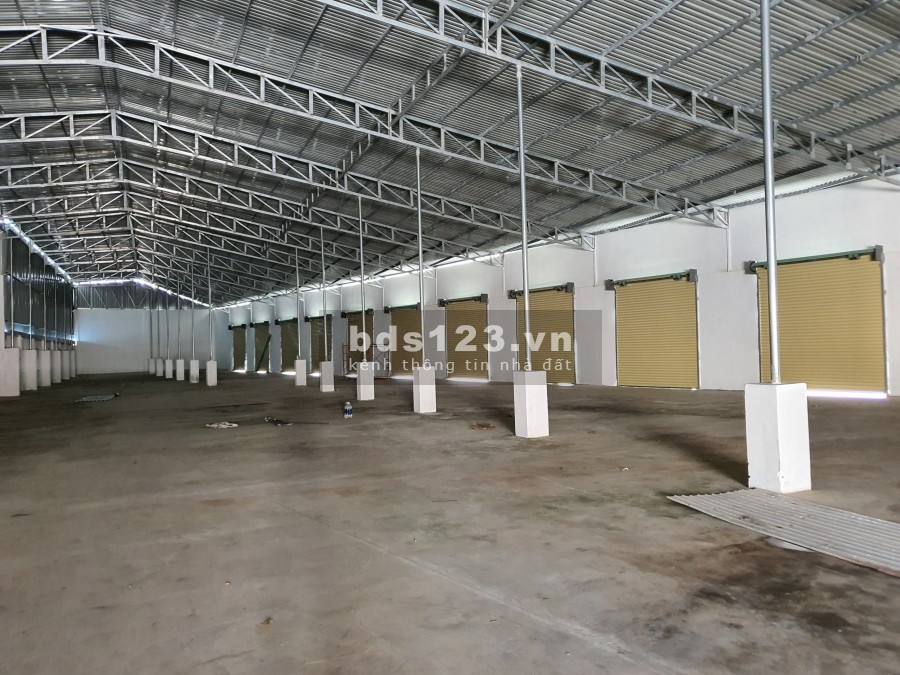 Cho thuê kho xưởng diện tích 1800m2 Xa Lộ Hà Nội, p. Linh Trung, Q. Thủ Đức, TP Thủ Đức