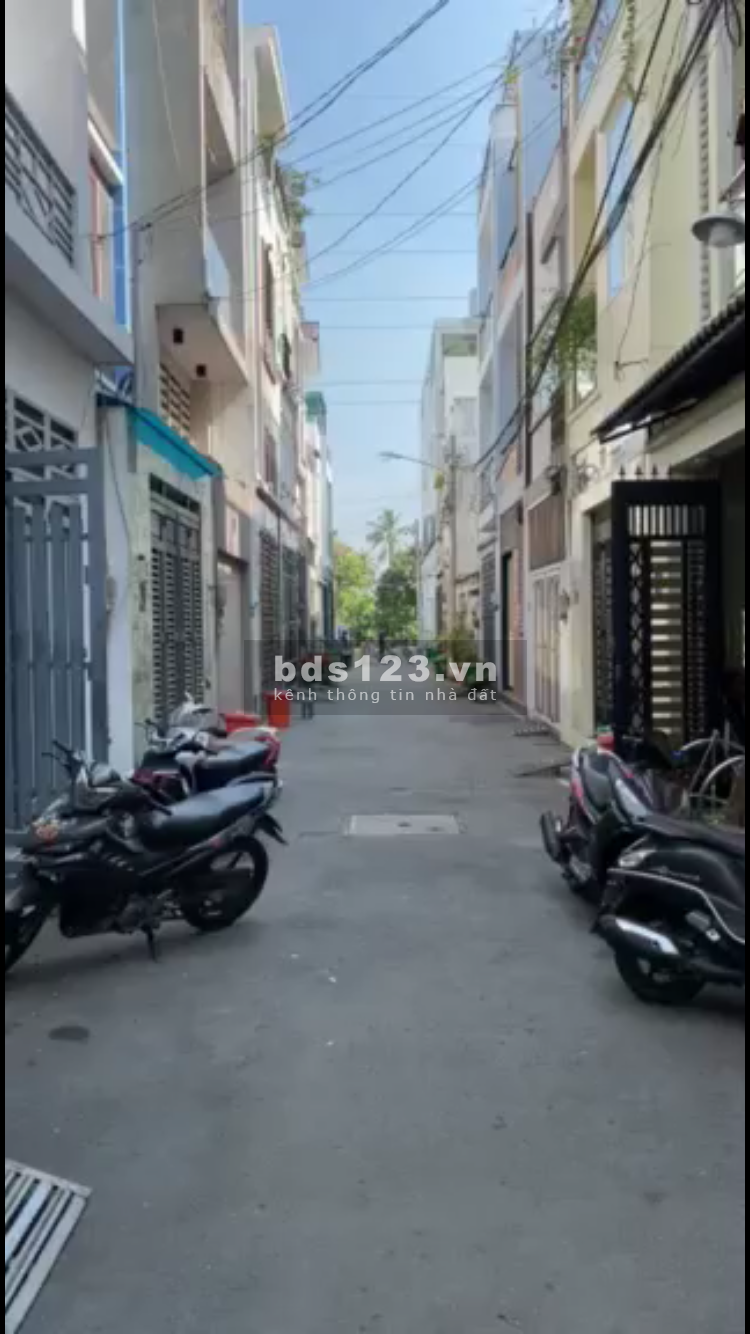 Bán nhà 1 trệt, 2 lầu, 1 tum hẻm xe hơi đường số 8, Hiệp…
