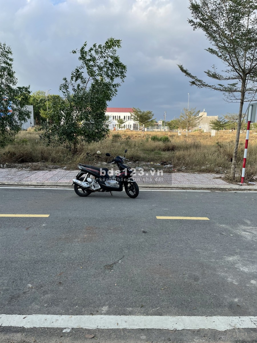 Gia đình hụt vốn kinh doanh cần bán lô đất tại khu đô thị Phương Trường An giá đầu tư