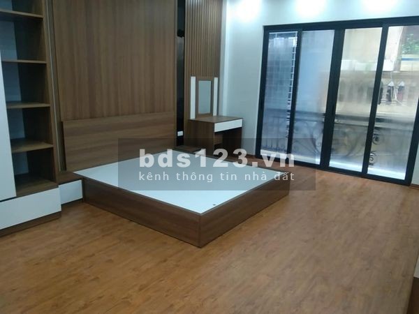 Nhà đẹp lung linh nhiều tiện ích ngõ thông ra công viên Thủ Lệ có sổ hợp lệ, đúc 5 tầng thoáng