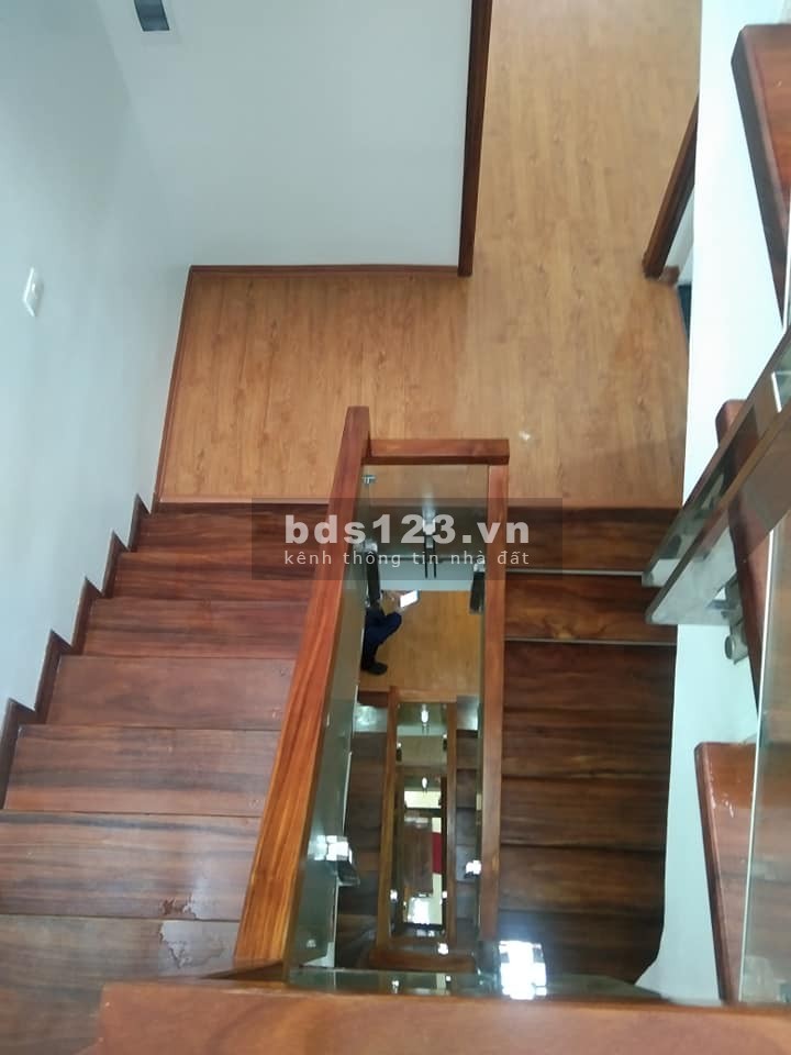Nhà đẹp lung linh nhiều tiện ích ngõ thông ra công viên Thủ Lệ có sổ hợp lệ, đúc 5 tầng thoáng