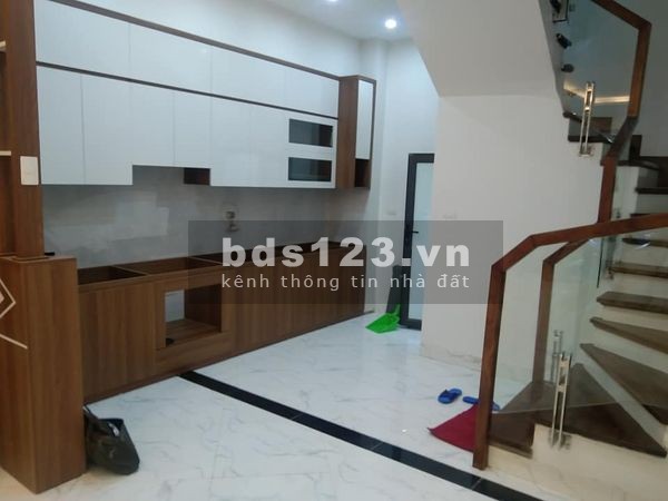Nhà đẹp lung linh nhiều tiện ích ngõ thông ra công viên Thủ Lệ có sổ hợp lệ, đúc 5 tầng thoáng