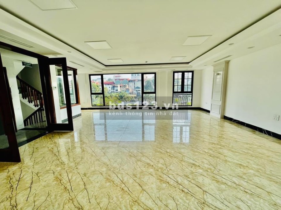 Bán nhà mặt phố Trần Thái Tông, Cầu Giấy, dtsd 56m2, mặt tiền 4m, giá 30,8 tỷ, lô góc