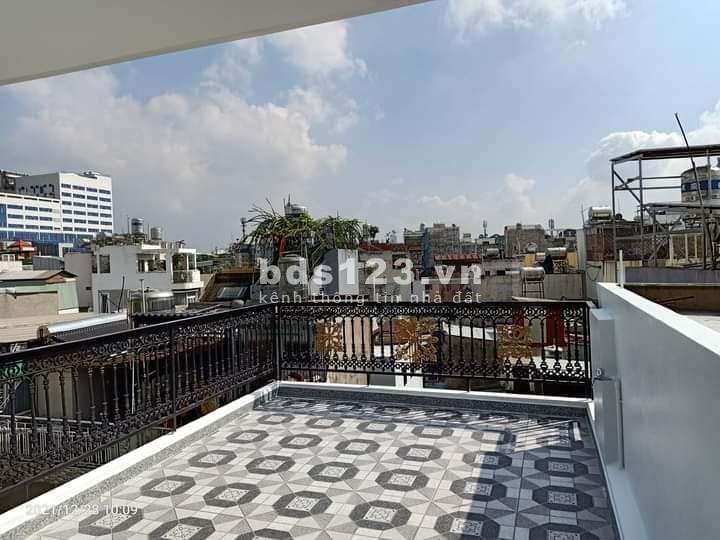 Nhà nguyên căn đúc 4 tầng cực đẹp, 2 mặt hẻm sổ nở hậu hút tài lộc, giá bán chỉ 5.45 tỷ