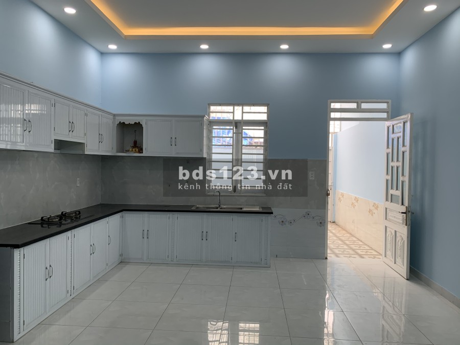 Nợ nặng lãi ngân hàng tôi cần bán gấp 4 dãy nhà trọ ngay KCN mới xây và 450m2 đất ngay chợ_ Giá Rẻ