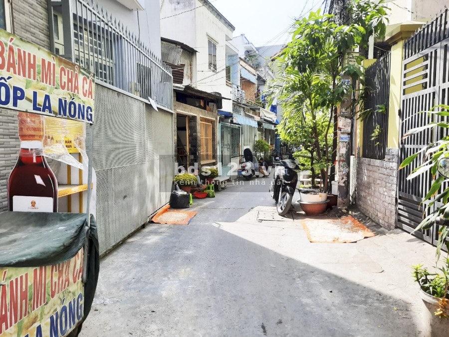 Bán nhà 1 lầu hẻm 102 đường Huỳnh Tấn Phát, phường Tân Thuận Tây, Quận 7, lhcc