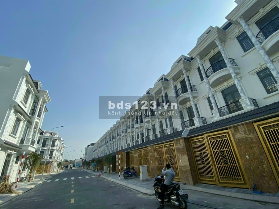 Bán nhà phố mặt tiền đường lớn Nguyễn Thị Khắp, giá bán đầu tư sinh lời, khu dân cư đông