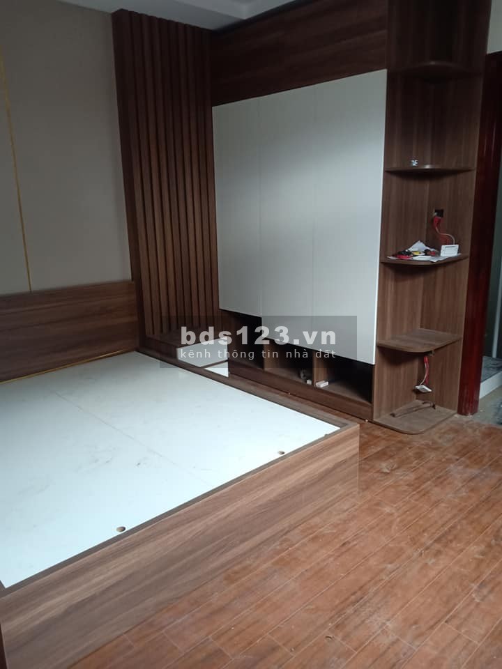 Bán nhà Trịnh Đình Cửu 6 tầng mới, thang máy, gần phố, dt 110m2, 9 pn khép kin, giá 7.6 tỷ