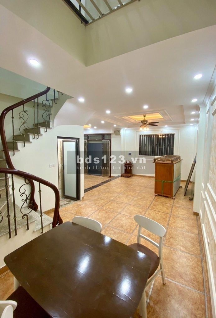 Bán nhà trung tâm Mỹ Đình, dtsd 110m2, mặt tiền 6m, giá bán 19.5 tỷ, liên hệ 0981556804