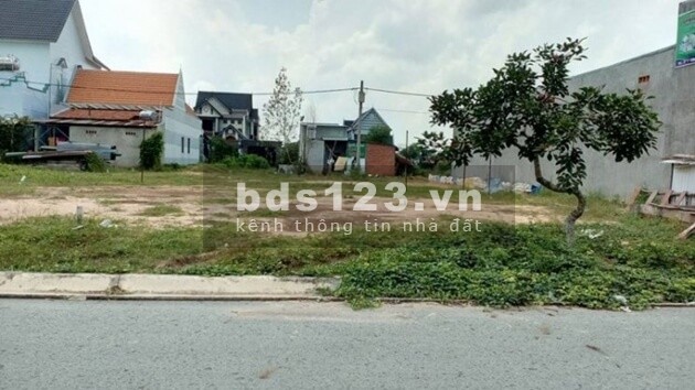 Bán gấp trong Tết dtsd 300m2 Đất & 18 P.Trọ đang cho thuê kín hỗ trợ vay ngân hàng 70%