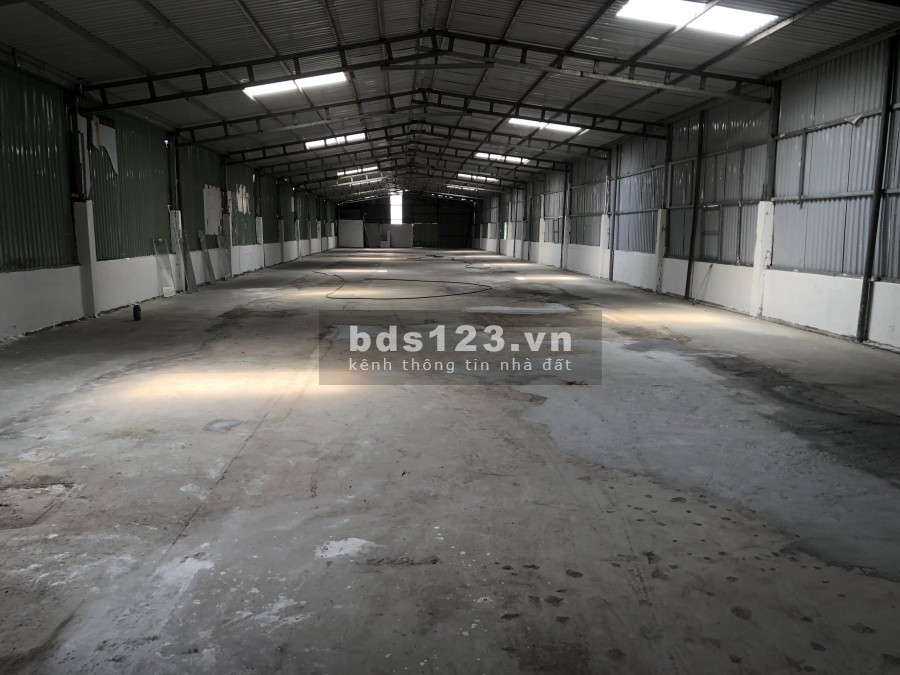 MB Kho xưởng cho thuê 900m gần ngã tư Ga Quận 12 giá 40 triệu/tháng, mặt bằng mới