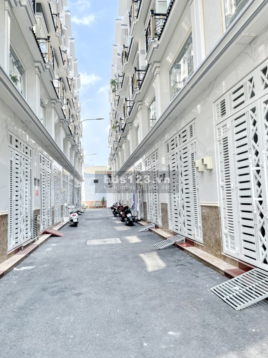 Cho thuê nhà mới 3 lầu gần mặt tiền đường Quốc Lộ 50 Phường 5 Quận 8