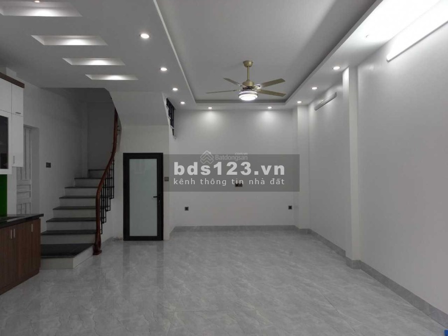 Bán nhà - Cổ Linh, diện tích sử dụng 36m2 x 05 tầng, 03 PN. Giá 3.6 tỷ khu an ninh yên tĩnh