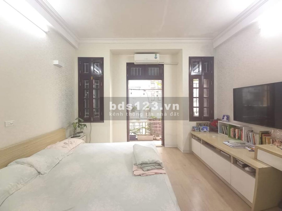 Bán nhà Phan Kế Bính, Ba Đình, ngõ thông, sát phố, nhà tự xây, dtsd 45m2, nhỉnh 4 tỷ, lhcc