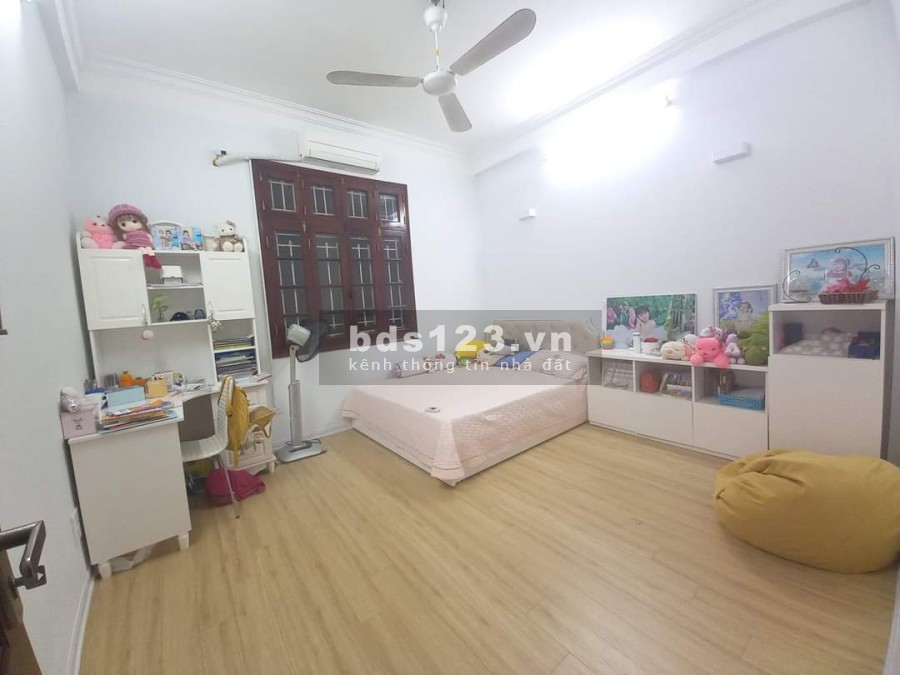 Bán nhà Phan Kế Bính, Ba Đình, ngõ thông, sát phố, nhà tự xây, dtsd 45m2, nhỉnh 4 tỷ, lhcc