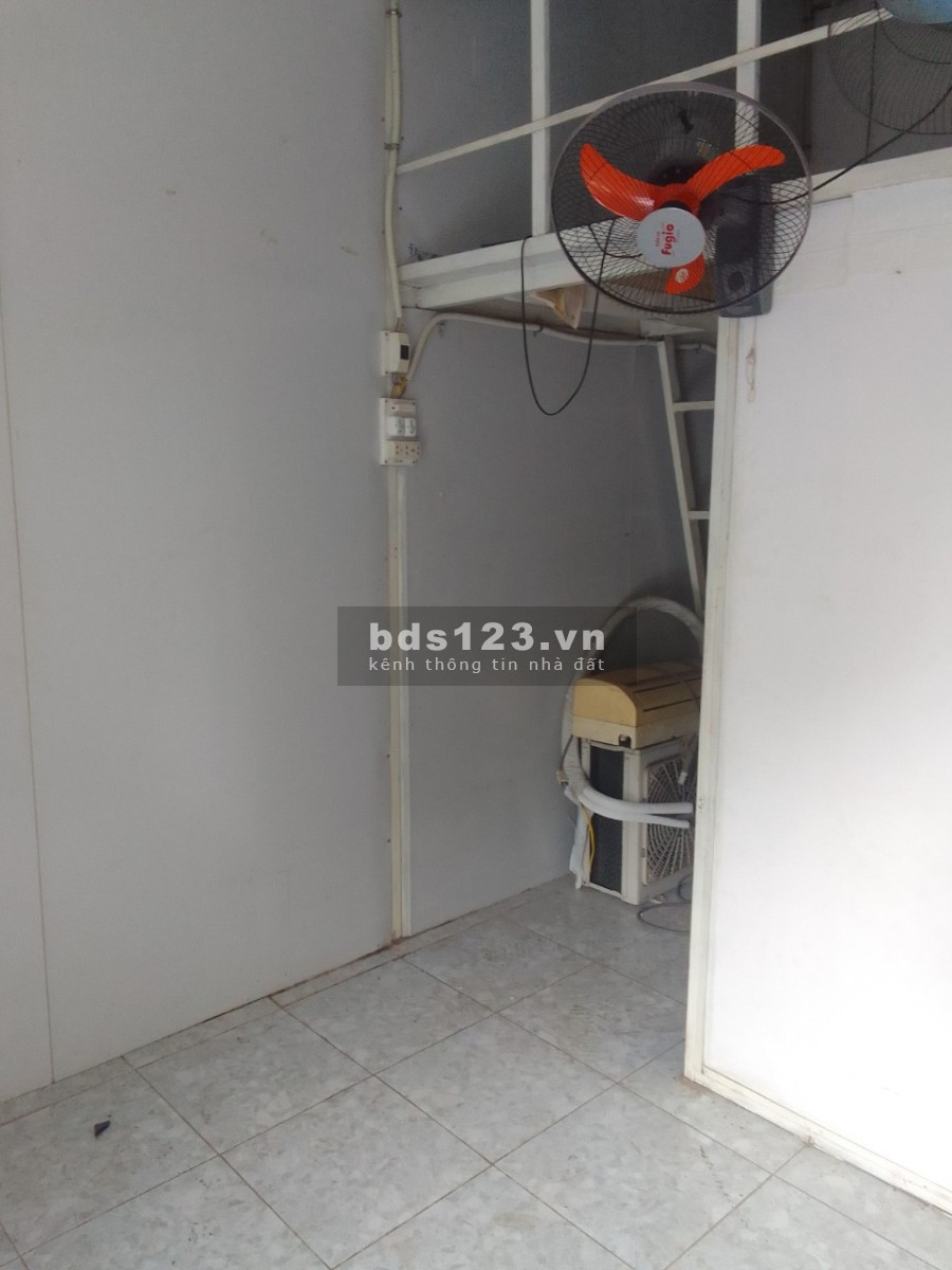 Cho thuê phòng trọ diện tích 30m2 có gác, đối diện trường cao đẳng giao thông vận tải