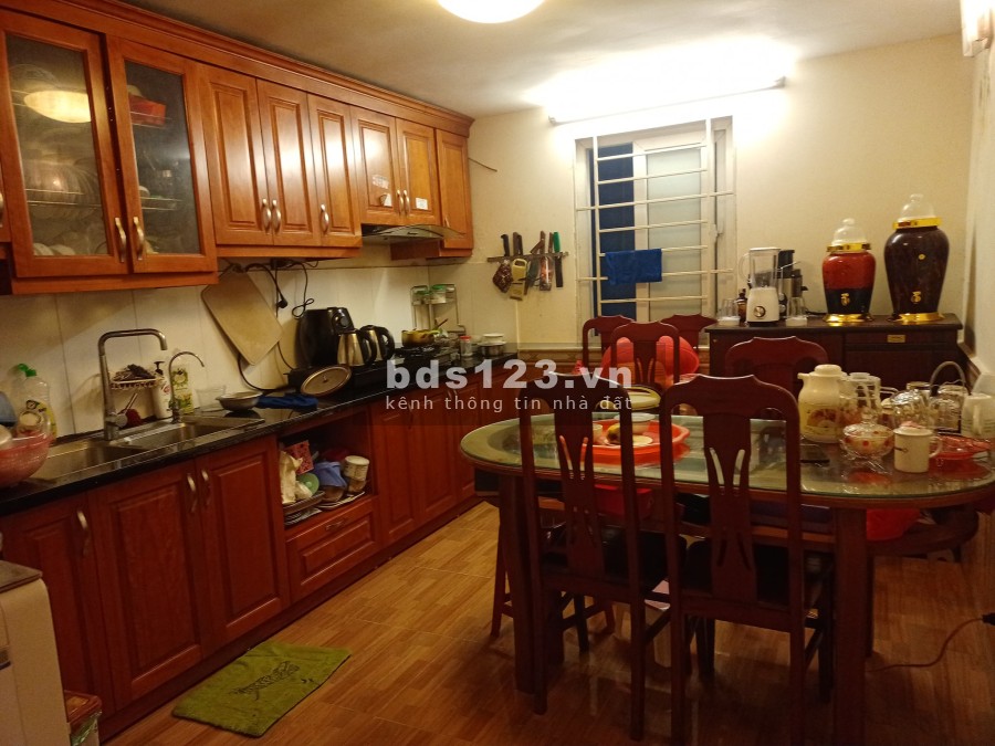 Bán nhà Hoàng Hoa Thám giá rẻ, gần phố, đẹp, ở sướng 50m2, 3 tầng, mt 3.2m nhỉnh 4 tỷ