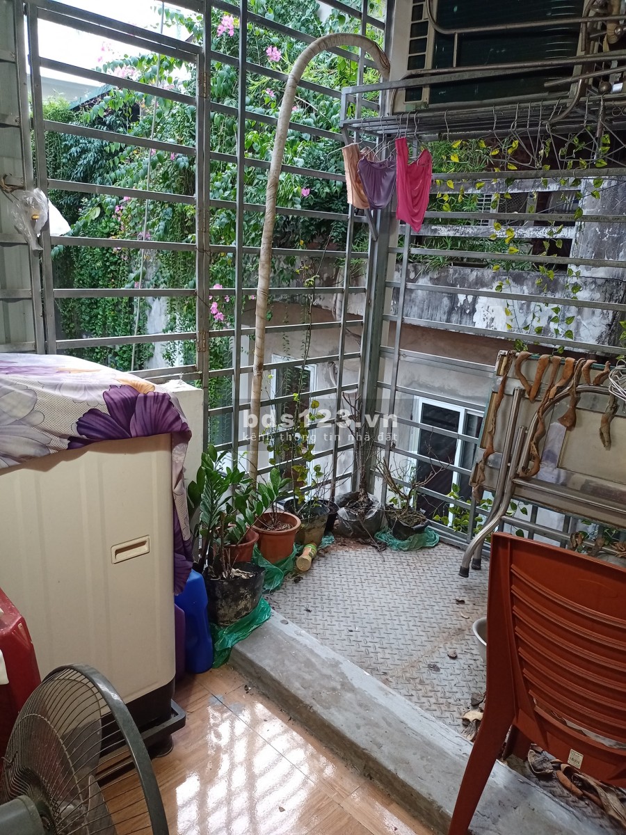 Bán nhà Hoàng Hoa Thám giá rẻ, gần phố, đẹp, ở sướng 50m2, 3 tầng, mt 3.2m nhỉnh 4 tỷ