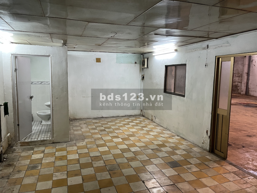 Cho thuê kho diện tích sử dụng 750m2, Quận Tân Phú giá bán 40 triệu/tháng, liên hệ 0787737400