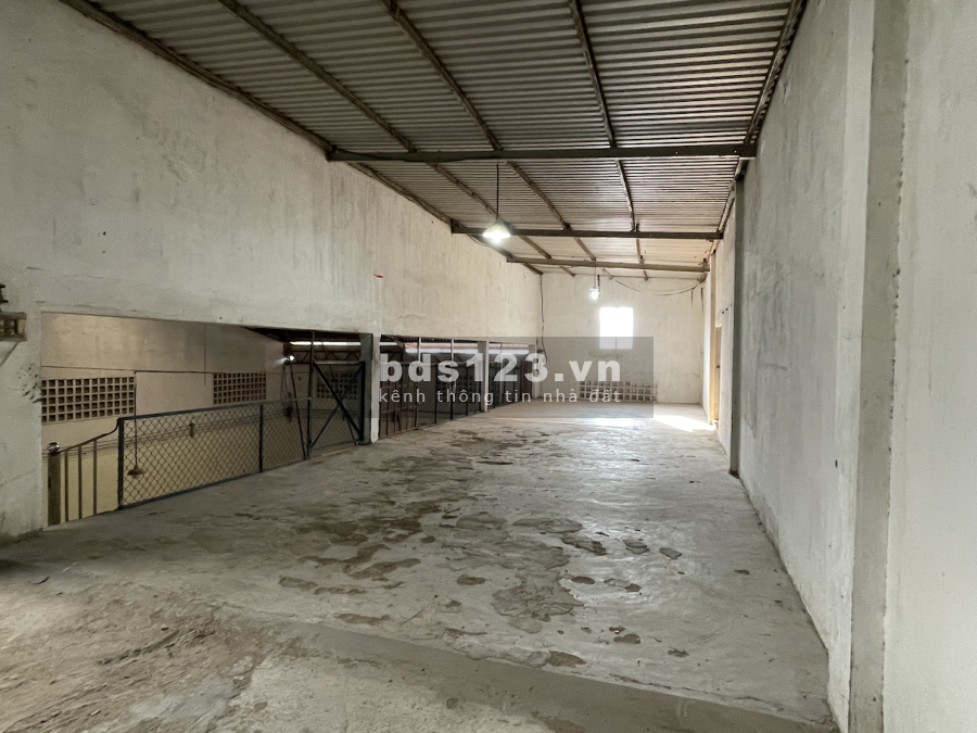 Cho thuê kho diện tích sử dụng 750m2, Quận Tân Phú giá bán 40 triệu/tháng, liên hệ 0787737400