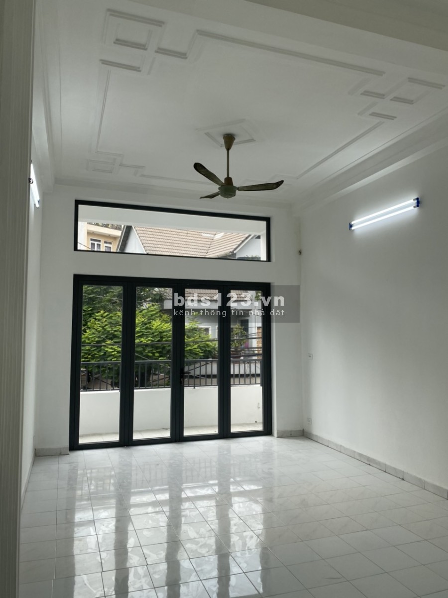 Nhà nguyên căn địa chỉ: 239 Nguyễn Hồng Đào, P.14, Q Tân Bình. Tp HCM