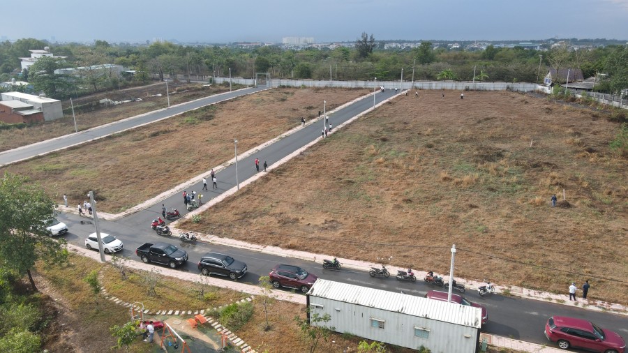 Bán đất mặt tiền tại thành phố Biên Hòa, full thổ cư, sổ hồng riêng diện tích 65m2, khu an ninh
