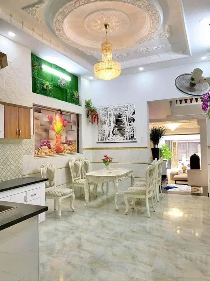 Mặt tiền Nguyễn Duy Cung, Gò Vấp, 4 tầng bê tông cốt thép, tặng nội thất xịn