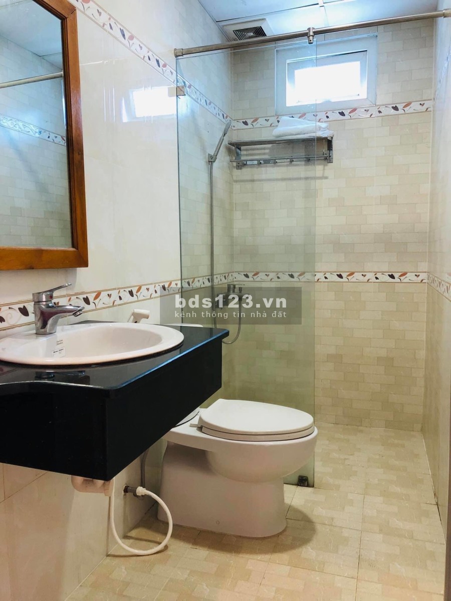 Bán khách sạn trung tâm Quận Gò Vấp pháp lý sổ hồng chính chủ, giá tốt, khu dân cư đông