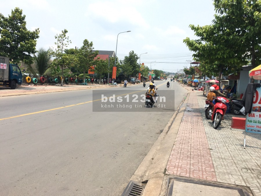 Đất chính chủ 449m2 đất thổ cư sau lưng chợ, sát UBND Xã cách Thị Trấn Dầu Tiếng 4km .