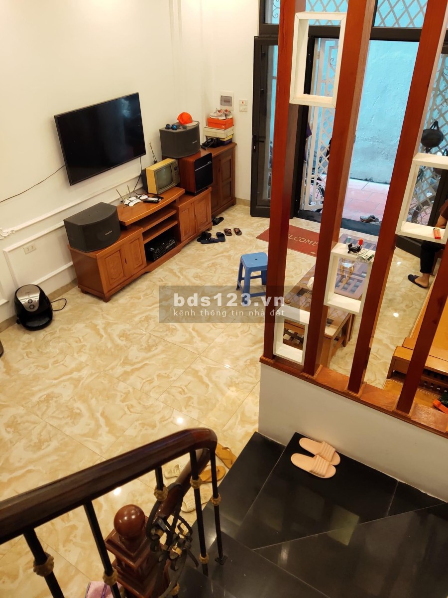 Cần bán nhà siêu phẩm Ngõ 197 Phúc Lợi, Long Biên, nhà mới chỉ về ở 36m2, 5 tầng, hơn 2 tỷ.
