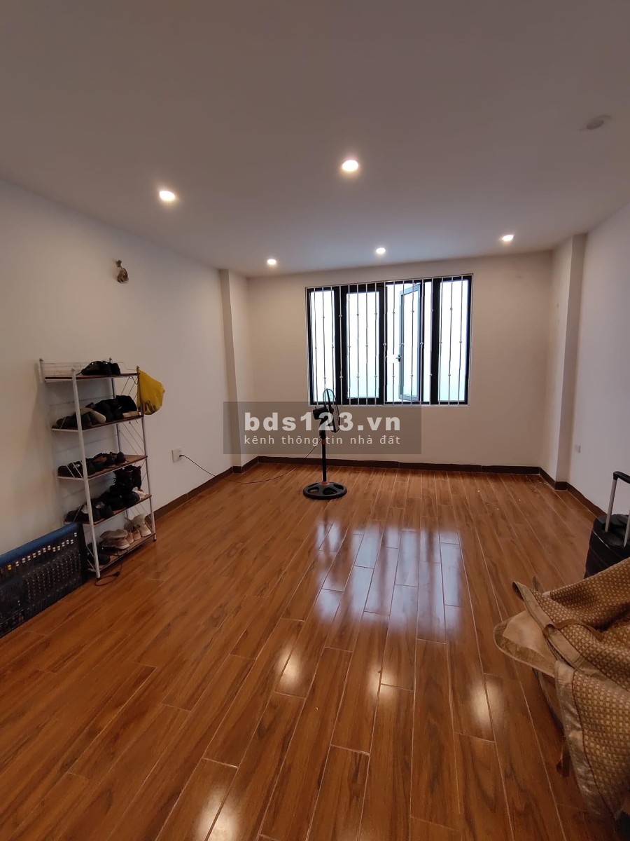 Cần bán nhà siêu phẩm Ngõ 197 Phúc Lợi, Long Biên, nhà mới chỉ về ở 36m2, 5 tầng, hơn 2 tỷ.
