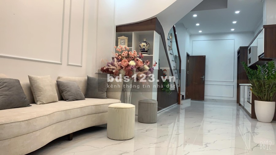 Bán gấp nhà nguyên căn Khương Trung mặt ngõ ô tô 50m, 4 tầng đúc, giá 6 tỷ, lh 0374590621