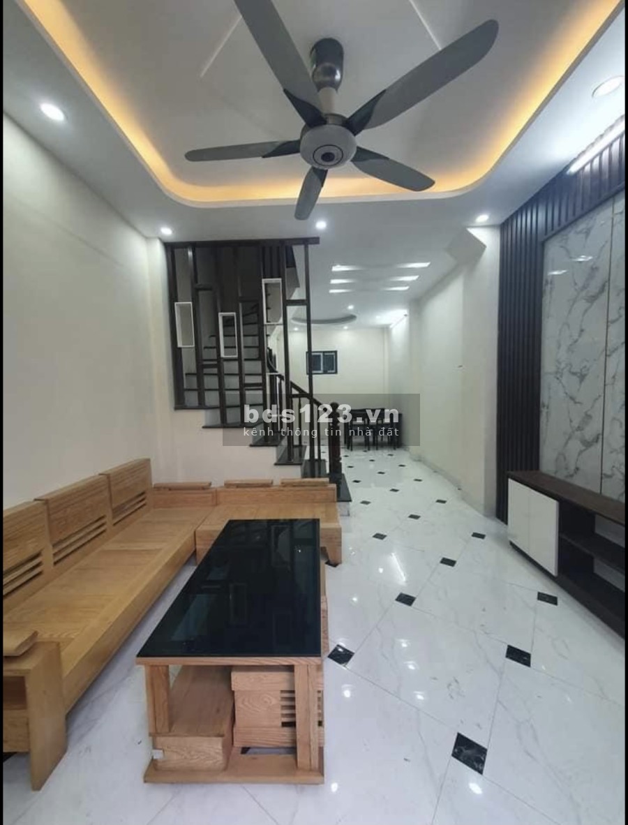 Bán nhà Ỷ La Dương Nội Hà Đông giá bán 2.699 tỷ, sổ đỏ chính chủ, đúc kiên cố 4 tầng
