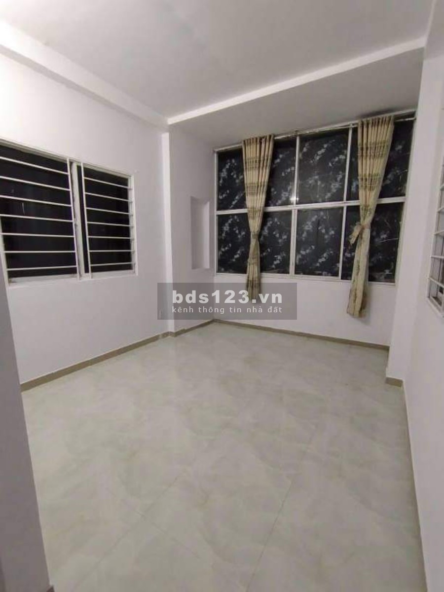 Nhà bán hxh cmt8 phường 15 quận 10 dt 28m2 4 tầng giá 5.3 tỷ tl.