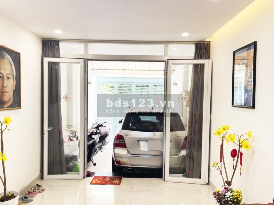 Bán nhà 1 lầu mặt tiền đường Số 49, phường Bình Thuận, Quận 7 giá bán 10.6 tỷ, sổ hồng riêng