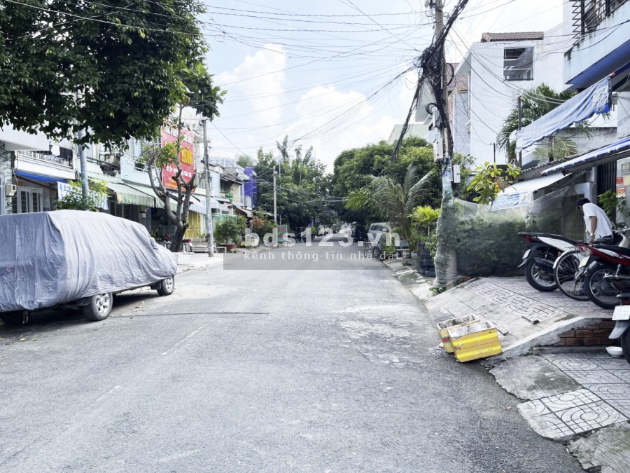 Cho thuê nhà nguyên căn vị trí đẹp, mặt tiền đường số 1, Phường Tân Kiểng, Quận 7.