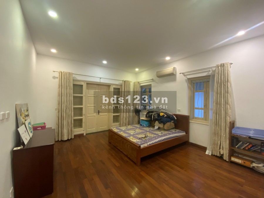 Cho thuê căn biệt thự 4 phòng ngủ tại tòa T9 - Khu đô thị quốc tế Ciputra Hà Nội