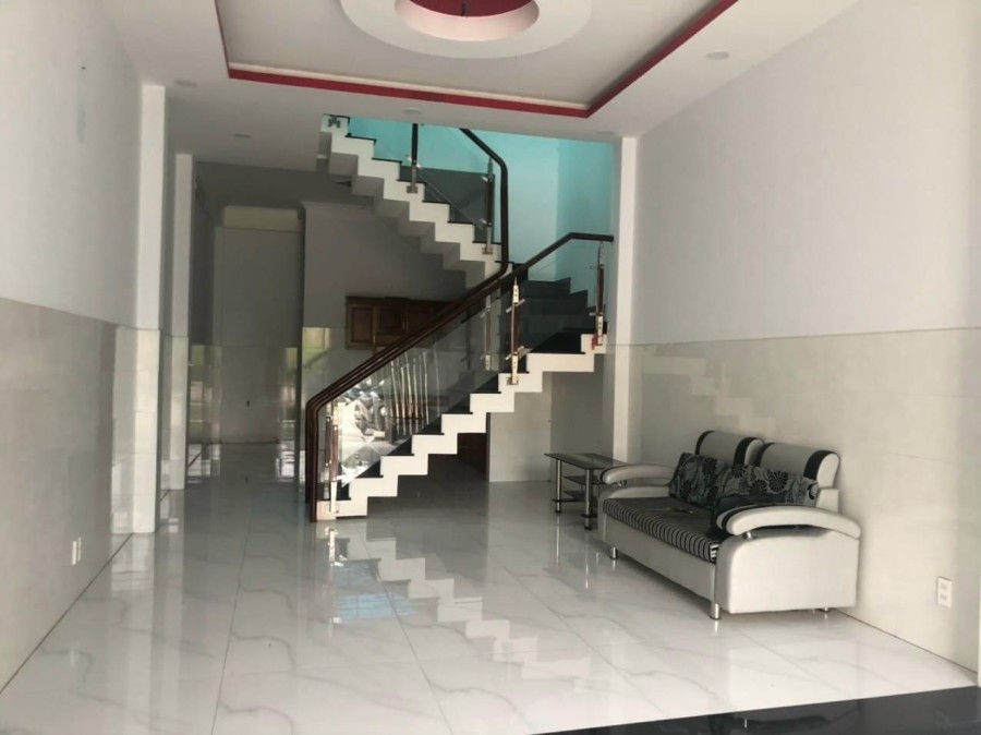 Bán gấp nhà nguyên căn gân Vinhomes Quận 9, đường 8m, vỉa hè 4m, xe ra vào thoải mái