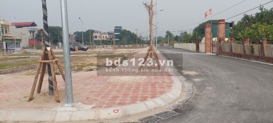 Nhà mình có 2 lô số 01 và số 20, 21 khu đấu giá X5 Nguyên Khê - LH: 0989589339