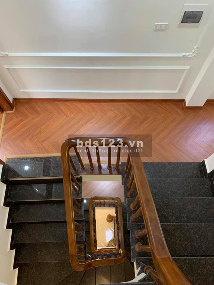 Bán nhà phố Minh Khai 33m2, mặt tiền 3,5m đẹp như hoa hậu Giá 4,45 tỷ. LH 081.357.8457