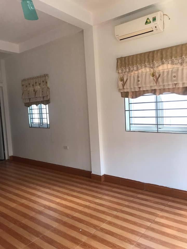 Tây Mỗ, dt 40m2, 4 tầng đúc, giá 3 tỷ, ô tô đỗ cửa , lô góc ngõ thông, gần đại đô thị Vin Smart City