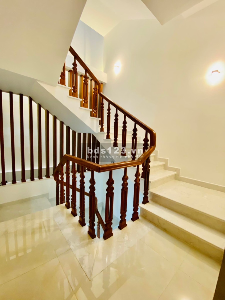 Bán nhà biệt phủ đẳng cấp đẹp nhất Quận Tân Phú, giá bán 18.5 tỷ, liên hệ 0902695189