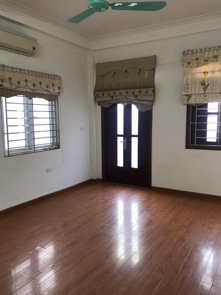 Tây Mỗ, dt 40m2, 4 tầng đúc, giá 3 tỷ, ô tô đỗ cửa , lô góc ngõ thông, gần đại đô thị Vin Smart City